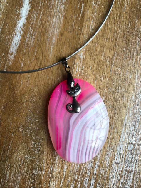 Náhrdelník Achát Růž s kočkou